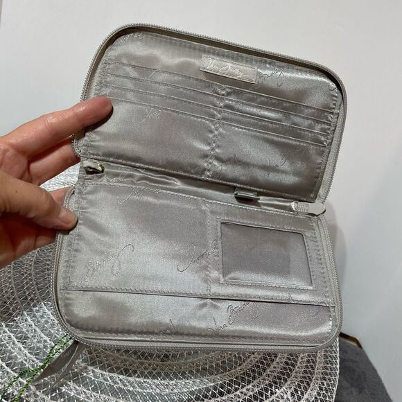 Vera Bradley Zip Around Wallet Watercolor NWT - Picture 5 of 7